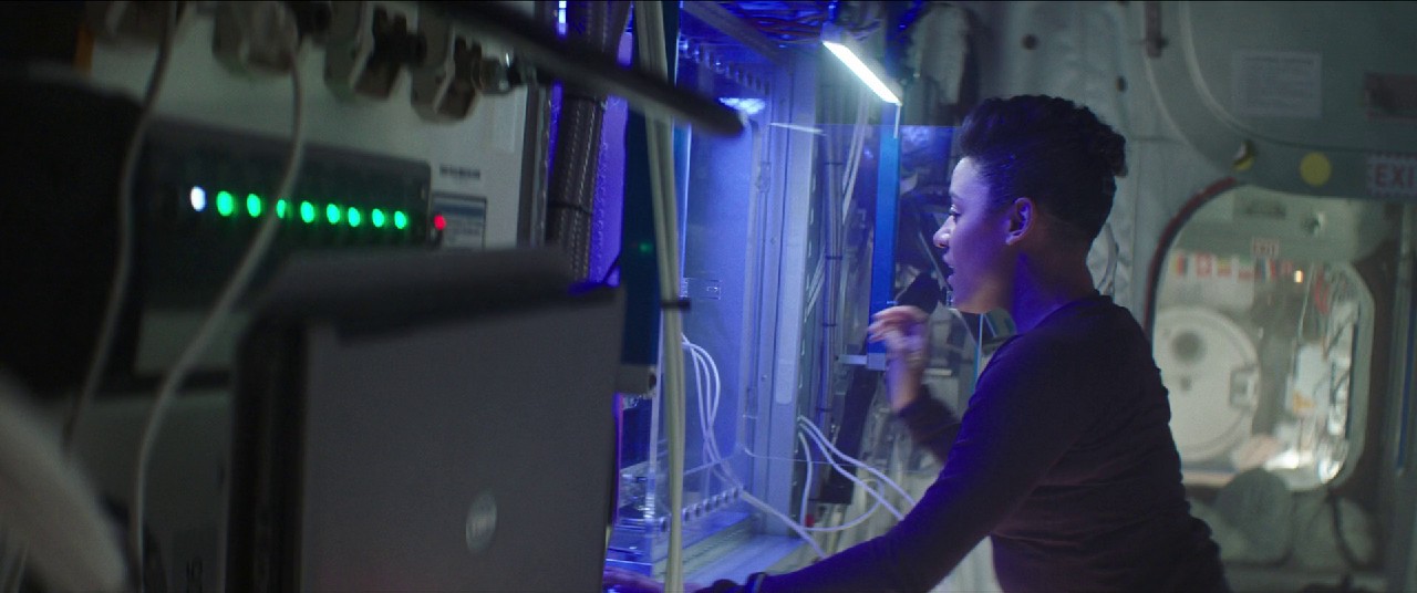 I S S (2024) BluRay Hindi + English 1080p x264 AVC DDP 5.1 ESub B4uHD.mkv.0000